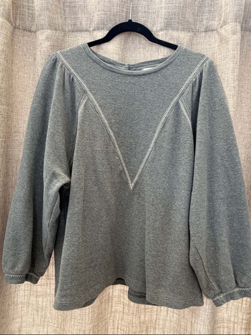 Womens Gray Long-Sleeve Pullover Blouse